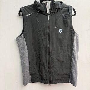 *New* Zero Restriction The Champ Hoodie Vest, Size Medium